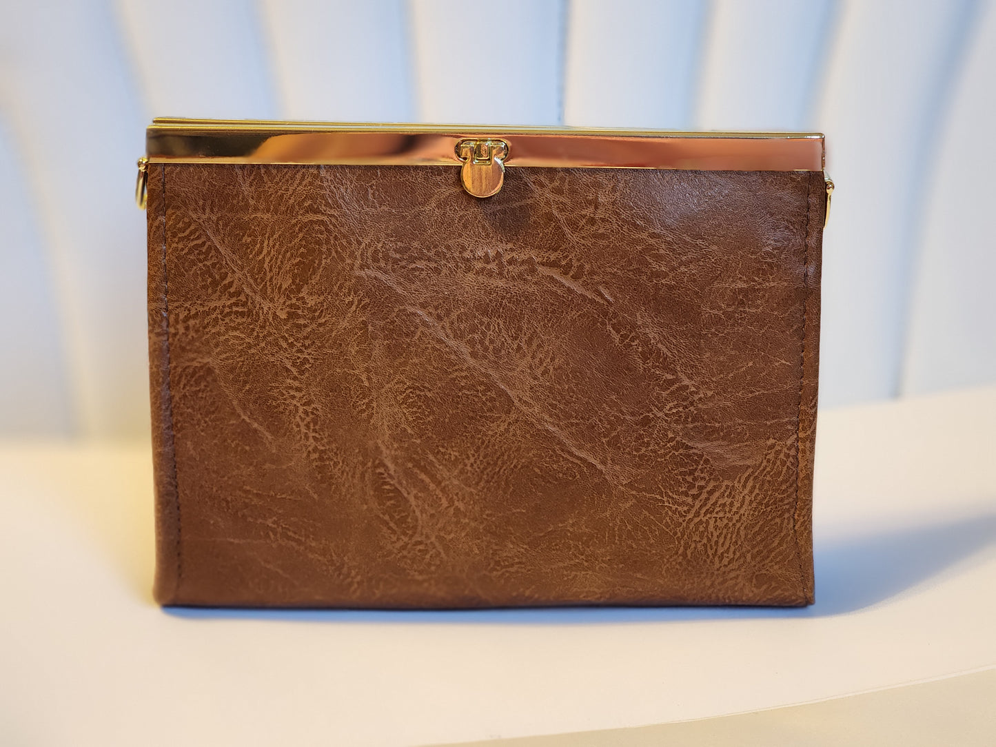 Clutch w/Top Bar Clasp
