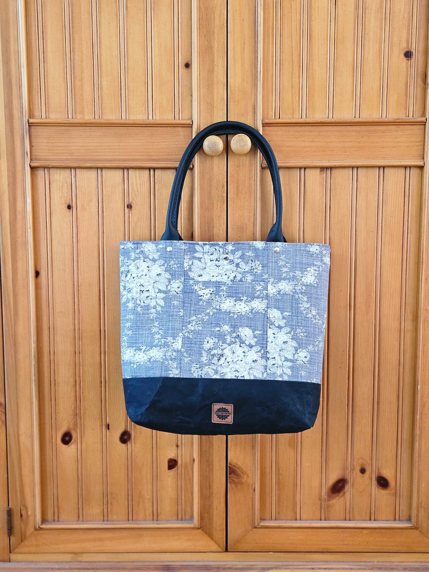 Explorer Tote