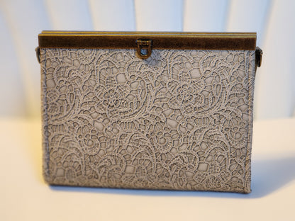 Clutch w/Top Bar Clasp